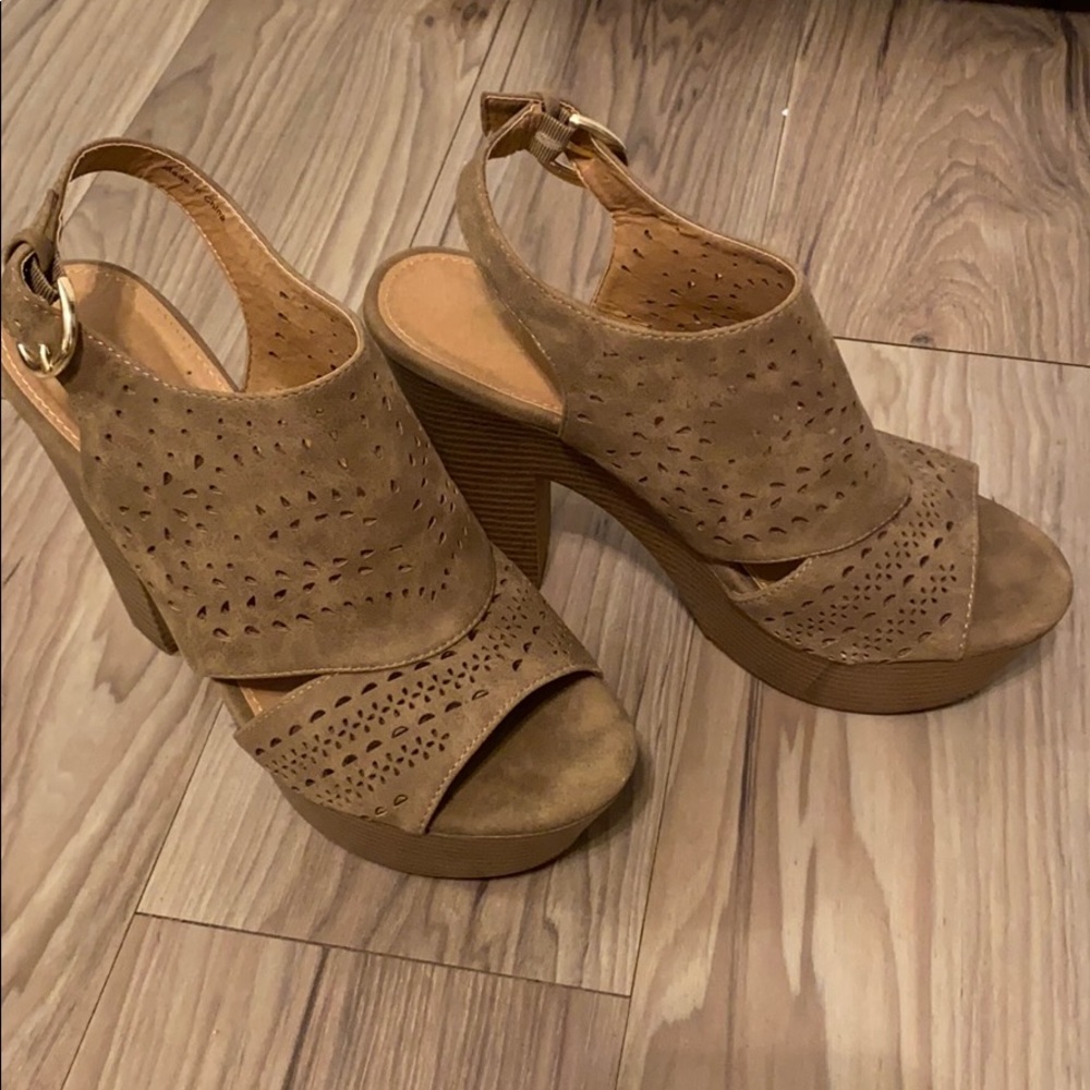 Tan chunky heels